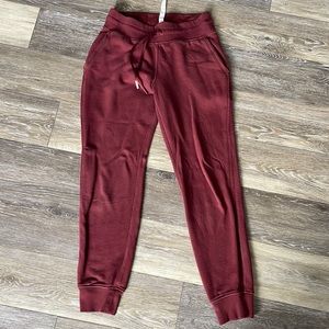 Lululemon warm down jogger size 6
